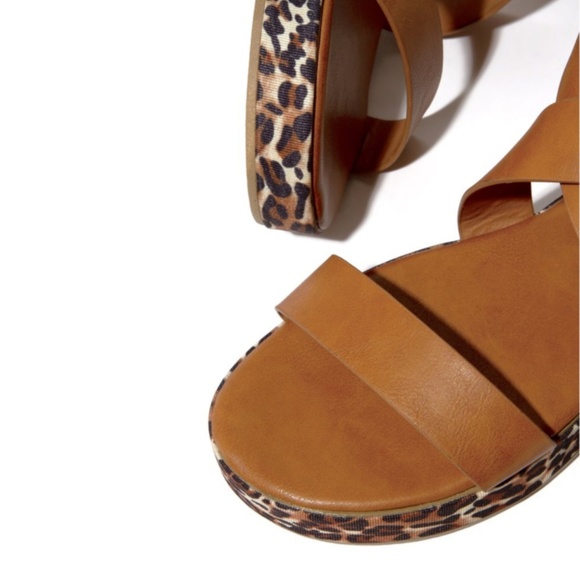 𝙇𝙖𝙨𝙩 5.5, 6, 6.5, 7, 7.5 🖤Leopard Tan Strappy Flatform - Picture 3 of 8